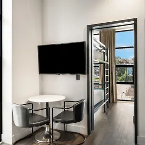 https://waymores-guest-house-and-casual-club.nashville-hotels.org