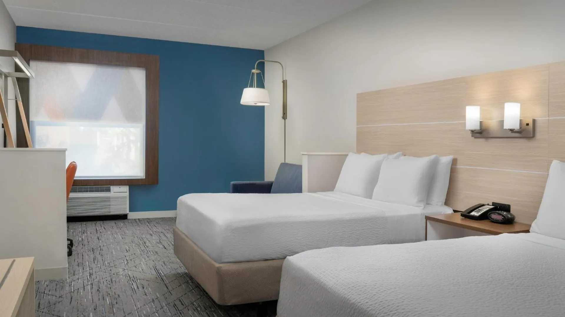 Holiday Inn Express & Suites Pittsburgh North Shore By Ihg 4*,
