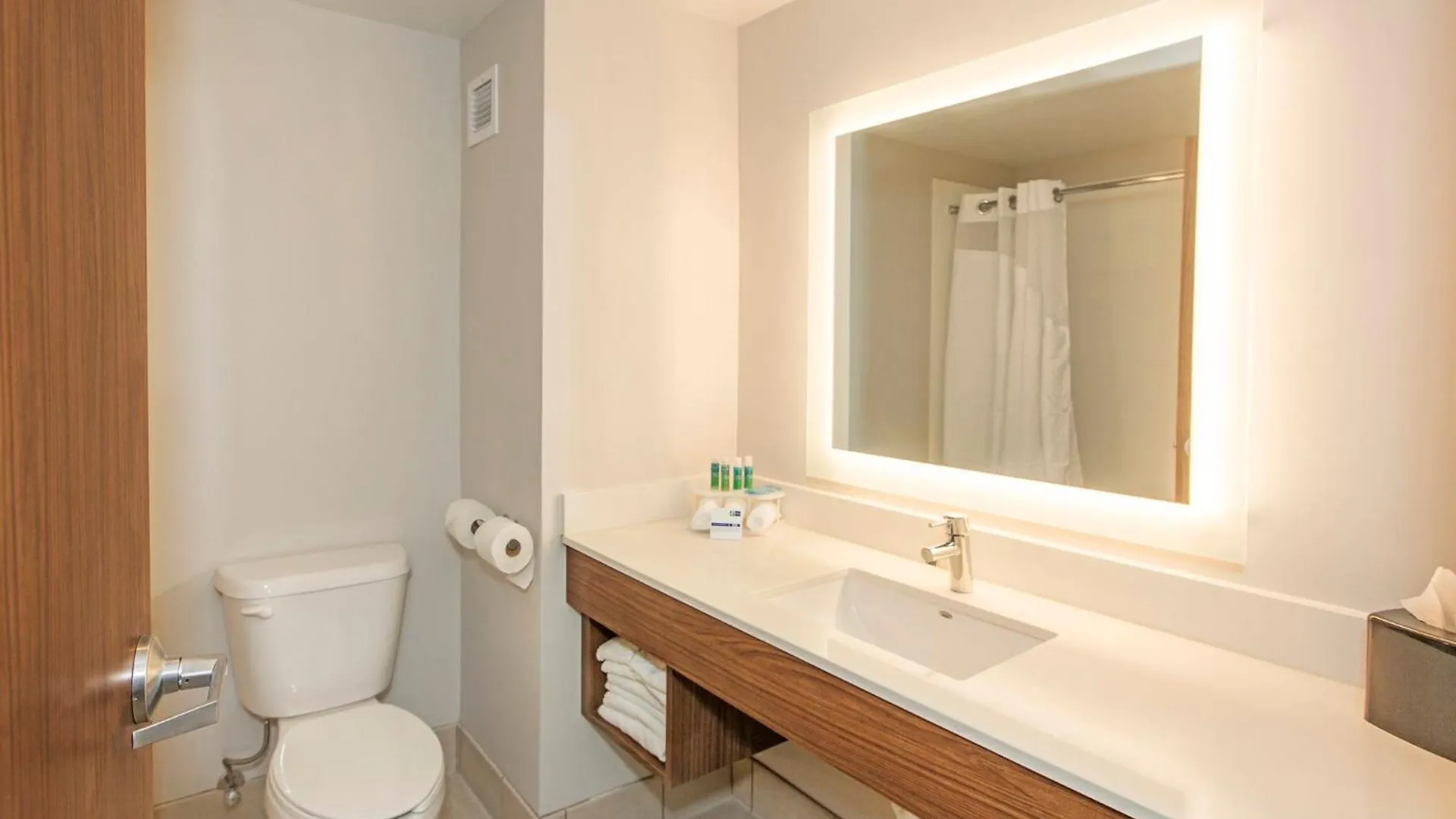 Holiday Inn Express & Suites Pittsburgh North Shore By Ihg Hotel