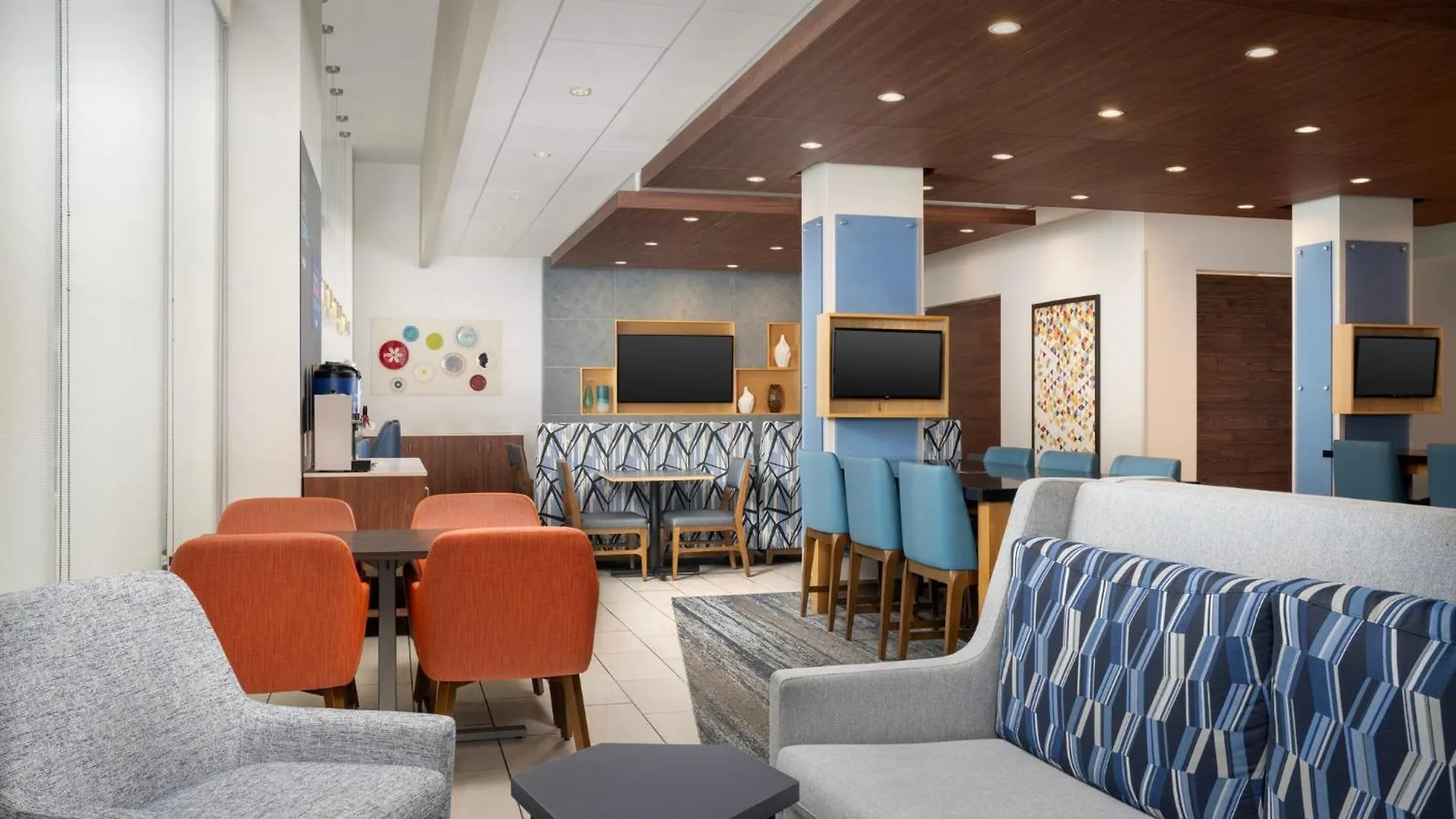 Holiday Inn Express & Suites Pittsburgh North Shore By Ihg Hotel